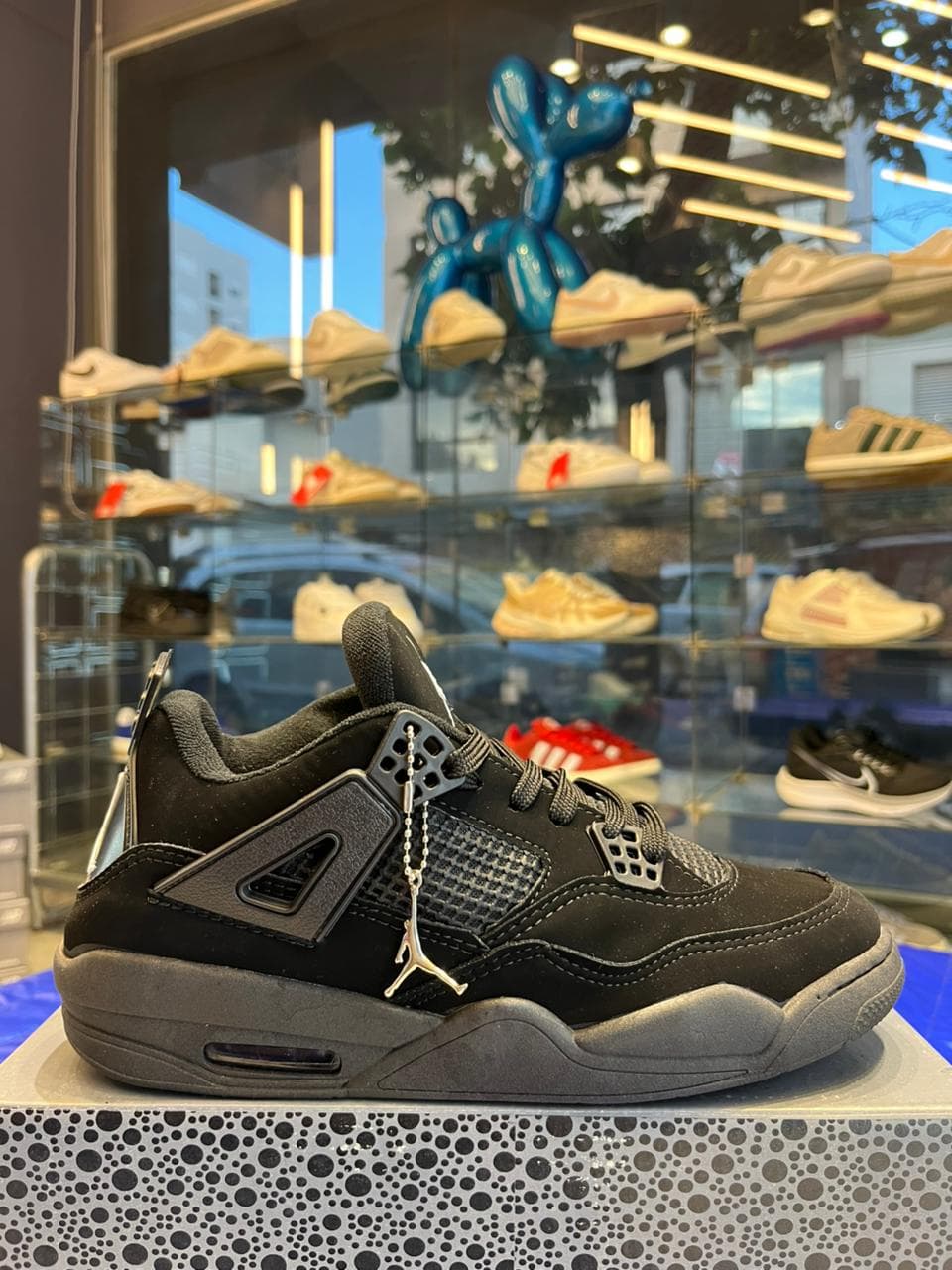JORDAN RETRO