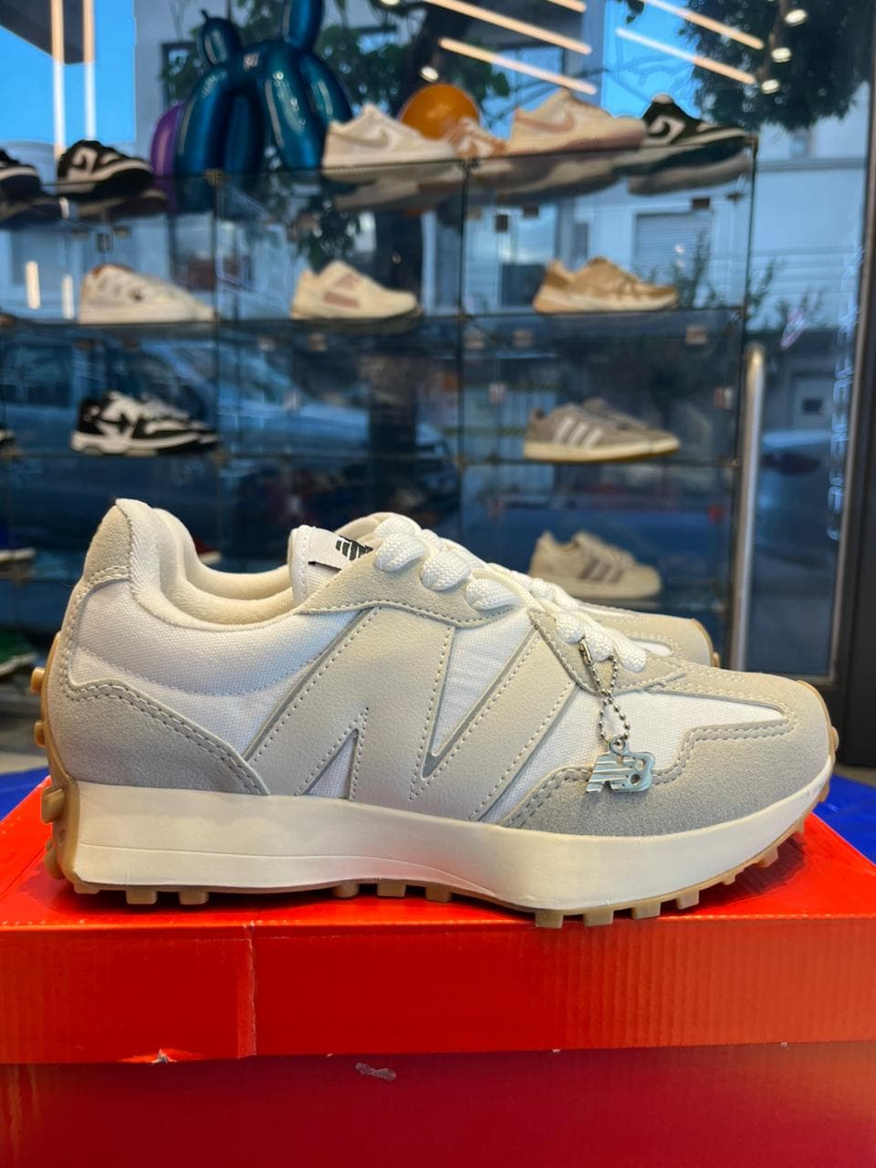 NEW BALANCE 327